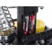 DERDE HAND MET VERGROOTGLAS EN SOLDEERTOOLS